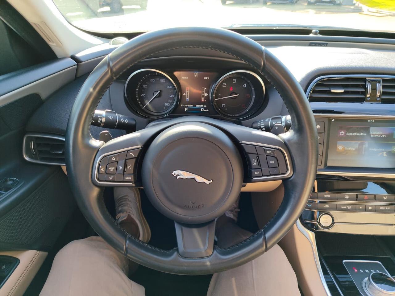 Jaguar XE 2.0 D Turbo 180CV aut. Prestige Business Edition