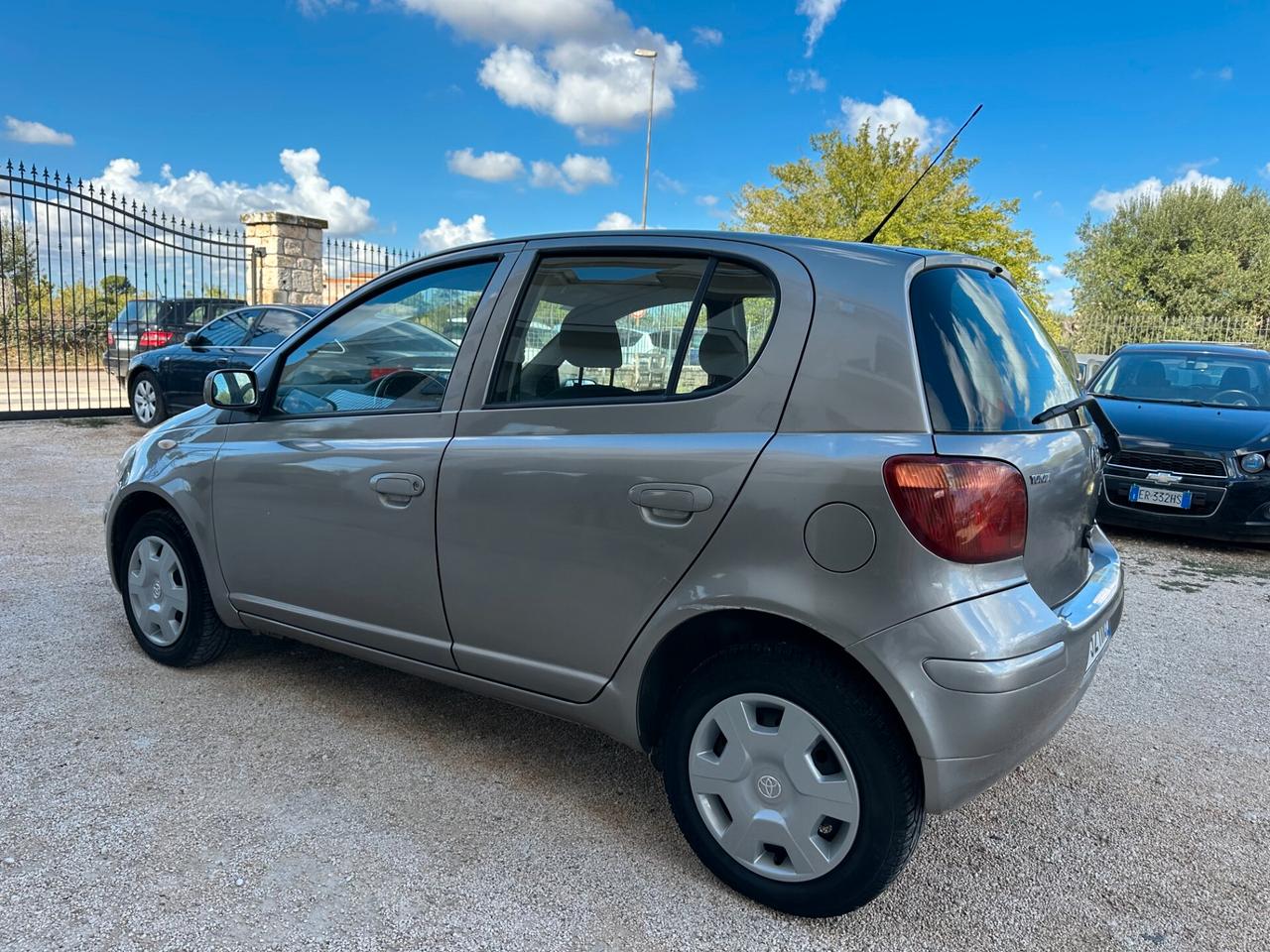 Toyota Yaris 1.3 Benz 5PT 2005 Uniprop