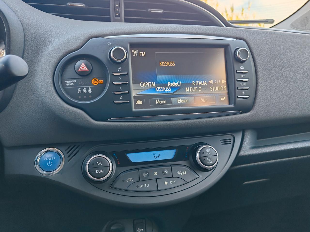 Toyota Yaris 1.5 Hybrid Business
