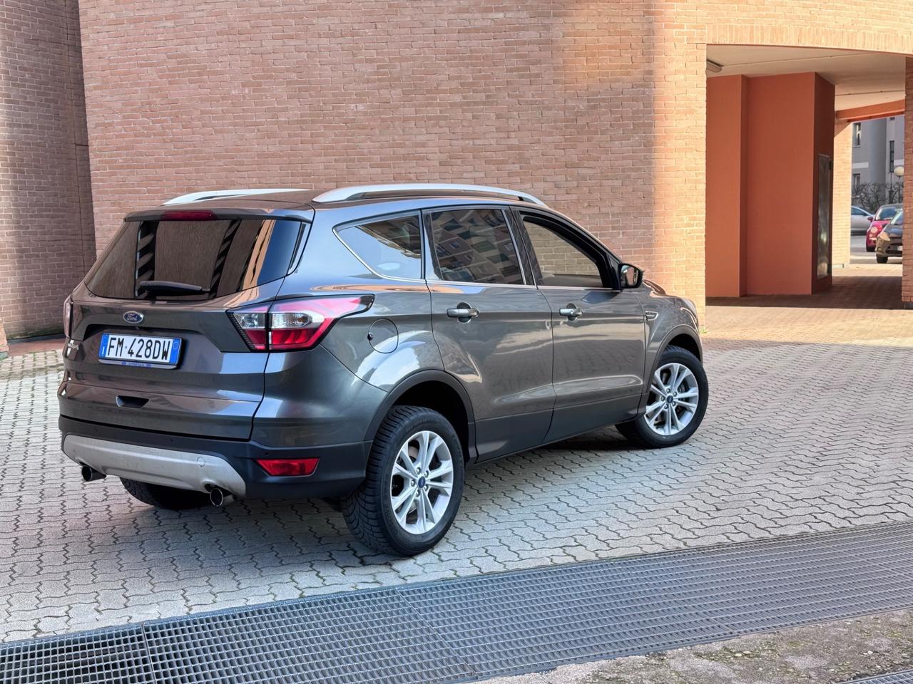 Ford Kuga 1.5 TDCI 120 CV S&S 2WD ST-Line