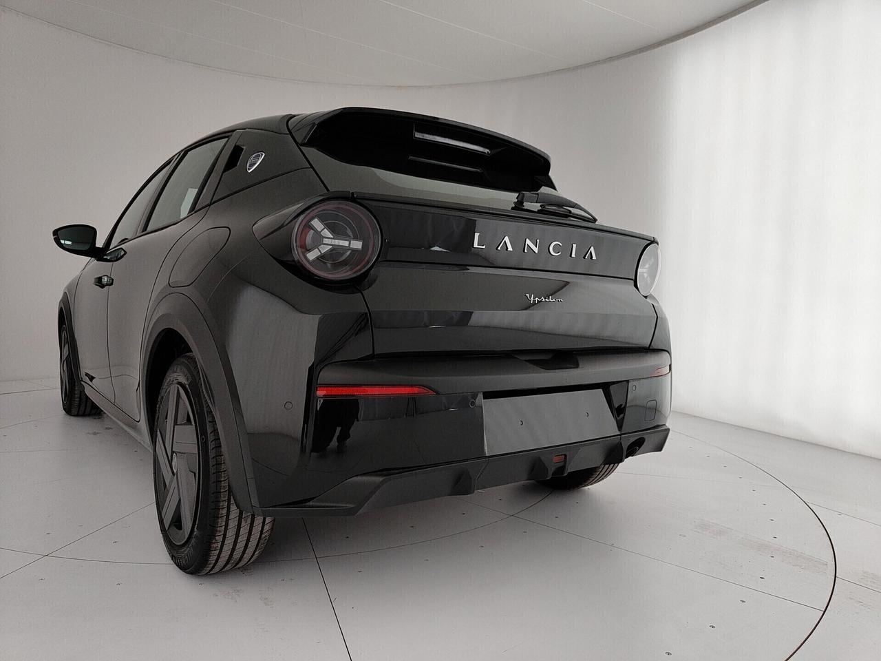 Lancia Ypsilon Hybrid e-DCT 100Cv