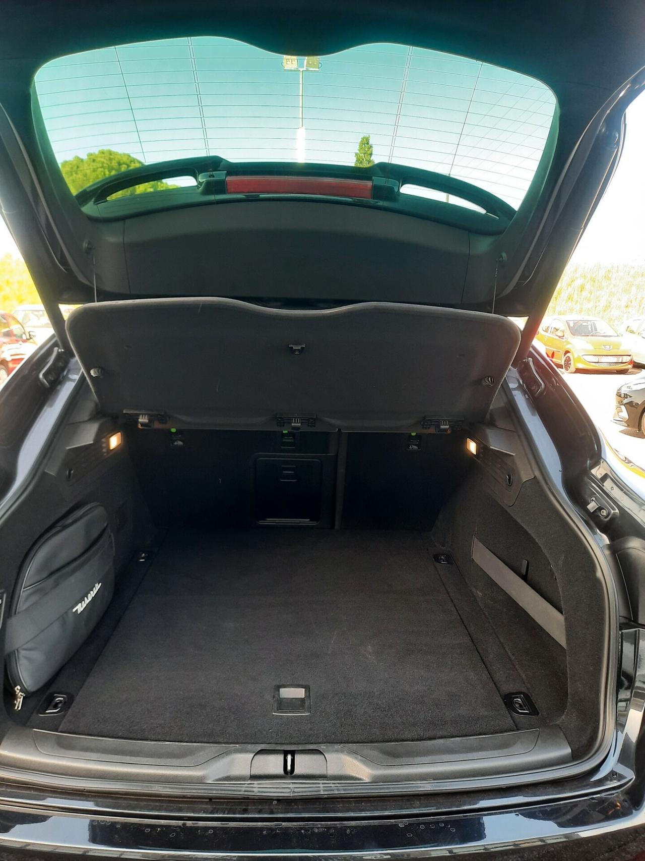 Maserati Levante V6 Diesel Q4 AWD Granlusso IVA DETRAIBILE