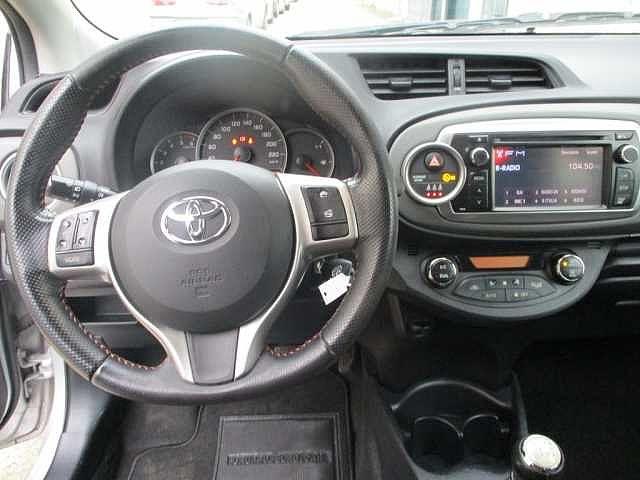 Toyota Yaris 1.4 D-4D 5 porte Active