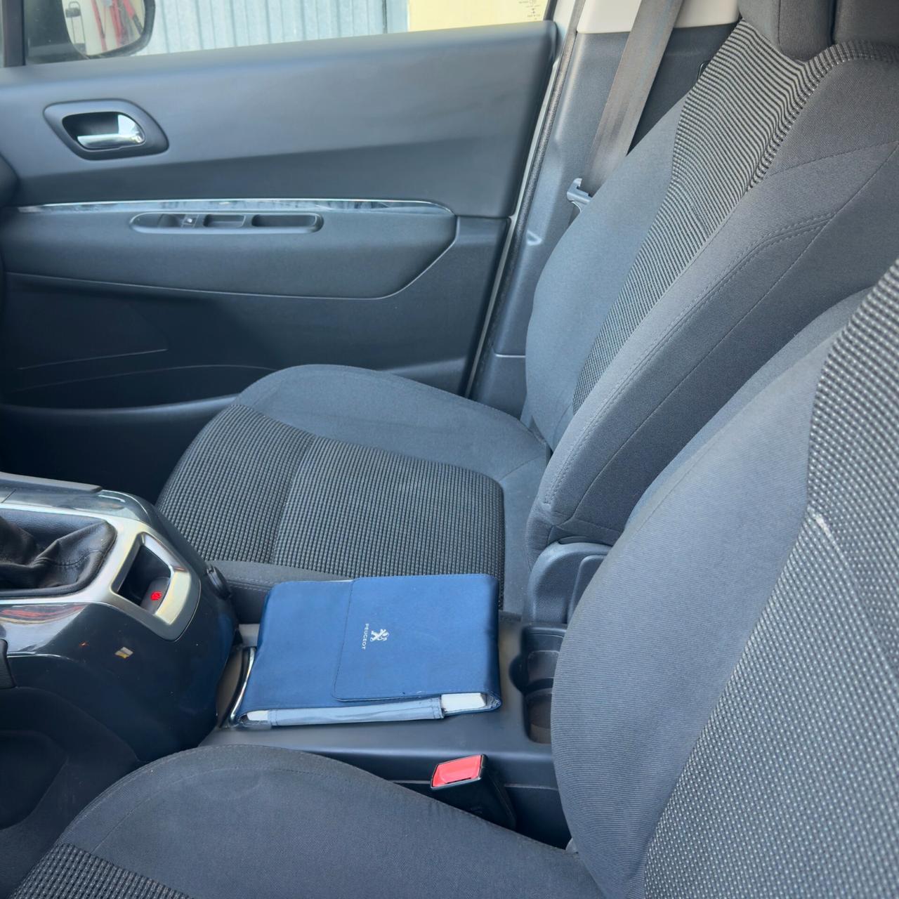 Peugeot 5008 1.6 HDi 115CV Active