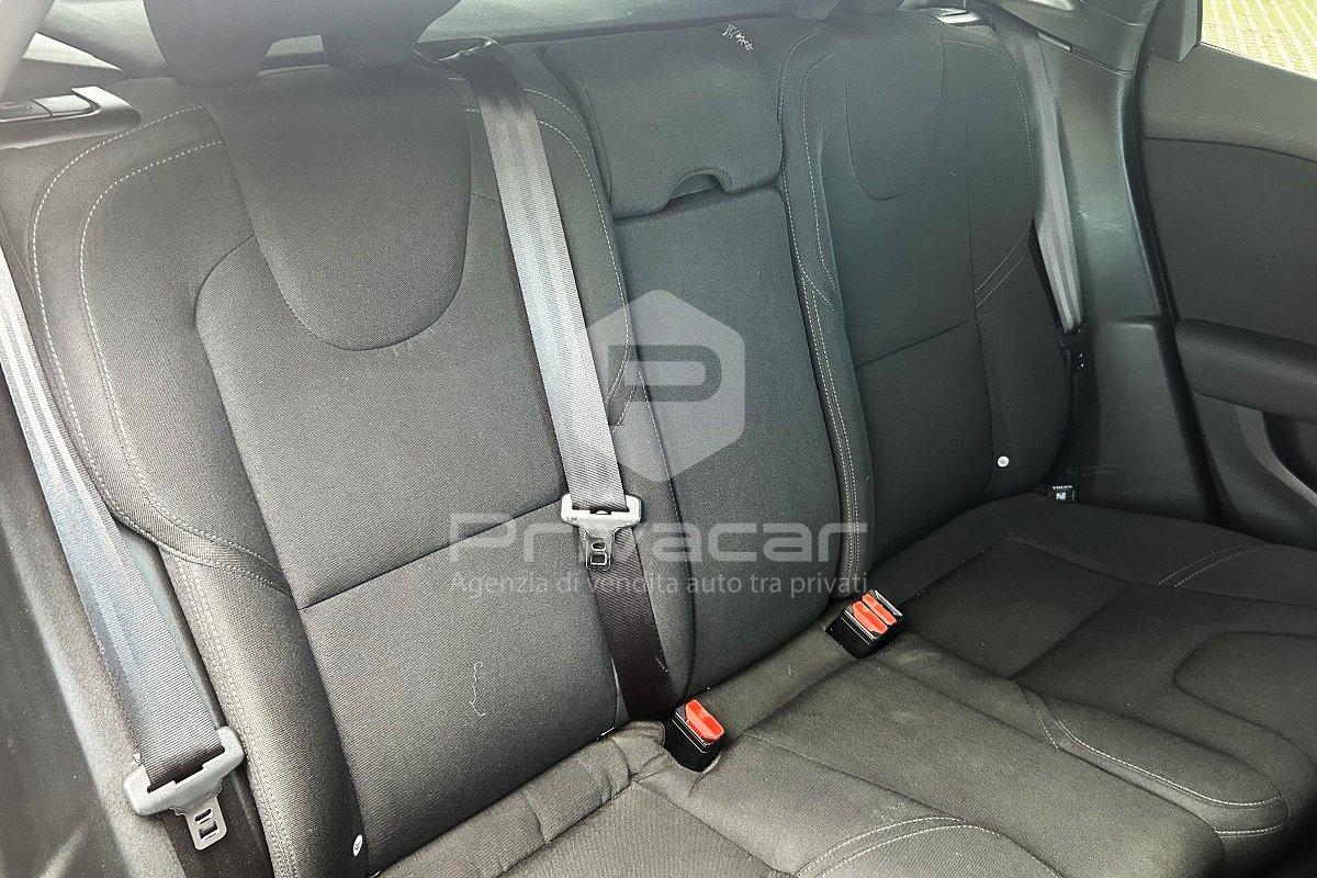 VOLVO V40 D2 Kinetic