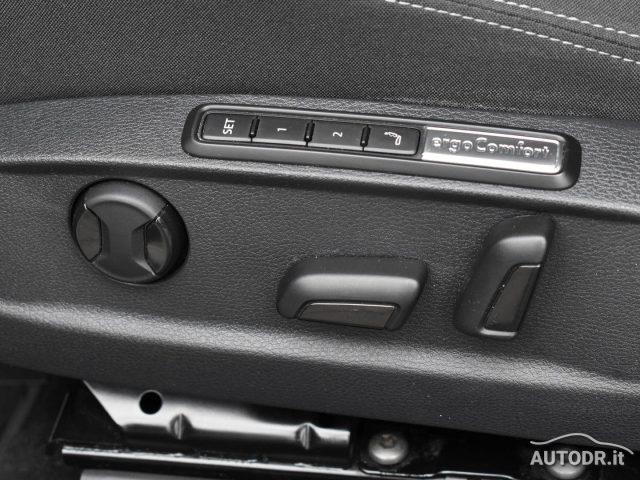 VOLKSWAGEN Passat Variant 2.0 TDI EVO DSG Business Fari LED, Navi, Ambient