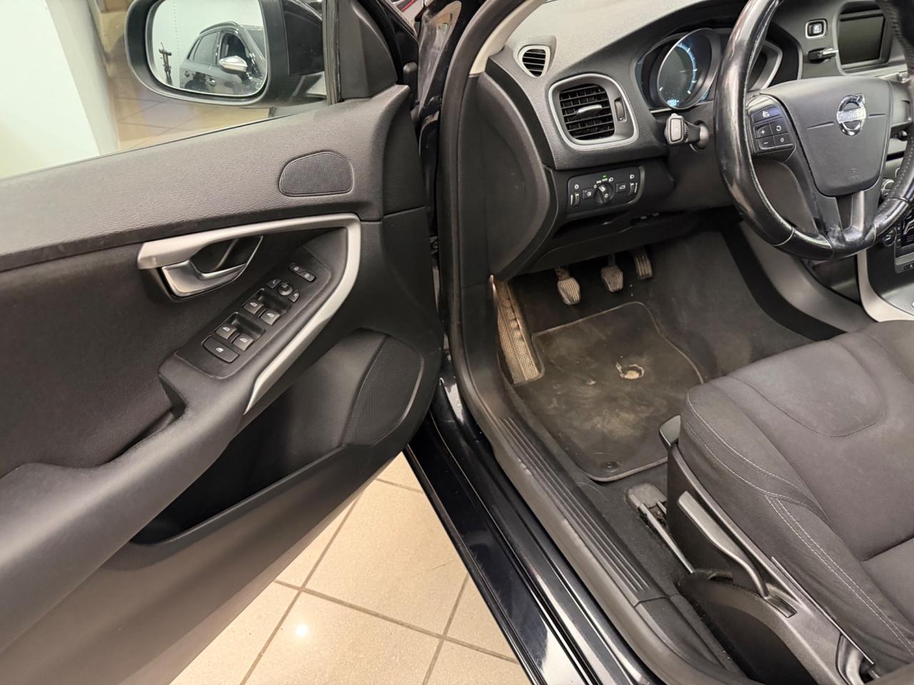 Volvo V40 D2 1.6 Summum