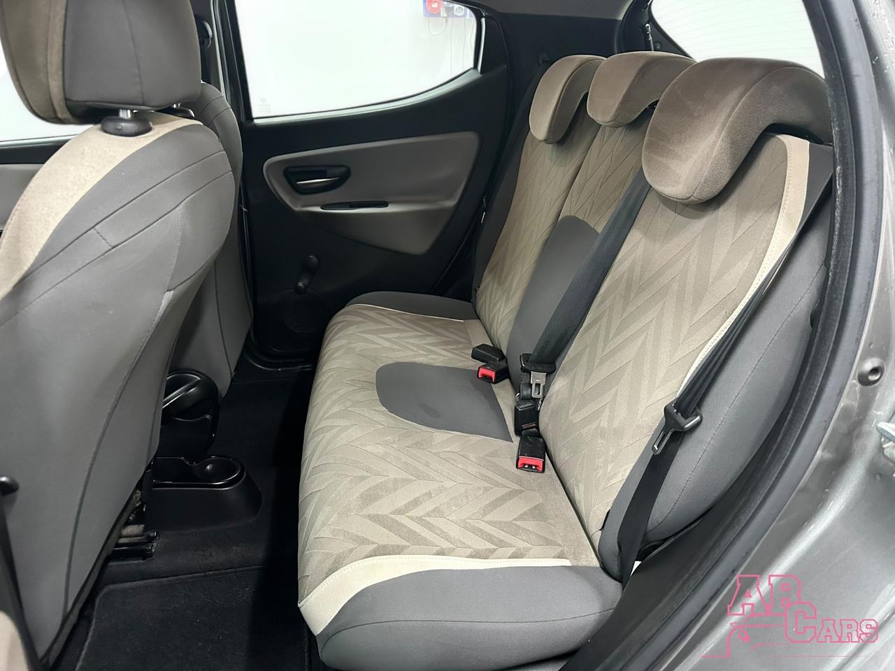 Lancia Ypsilon 1.2 69 CV 5 porte GPL Ecochic Silver