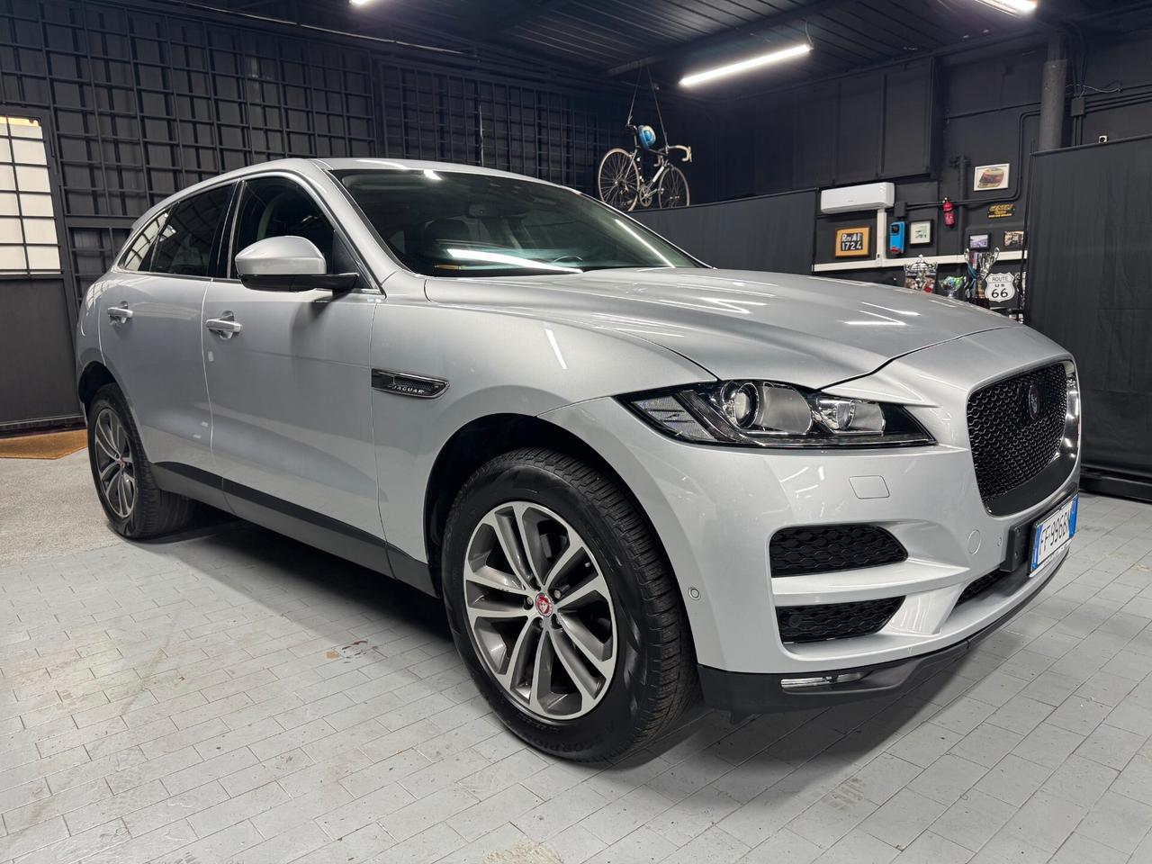 Jaguar F-Pace 2.0 D 180 CV AWD Prestige