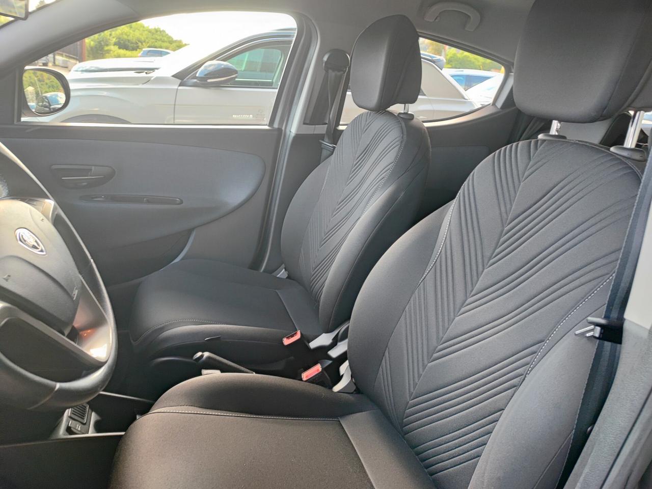 Lancia Ypsilon 1.0 FireFly 5 porte S&S Hybrid Ecochic UnYca