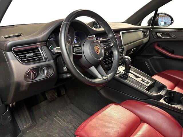 PORSCHE Macan 2.0