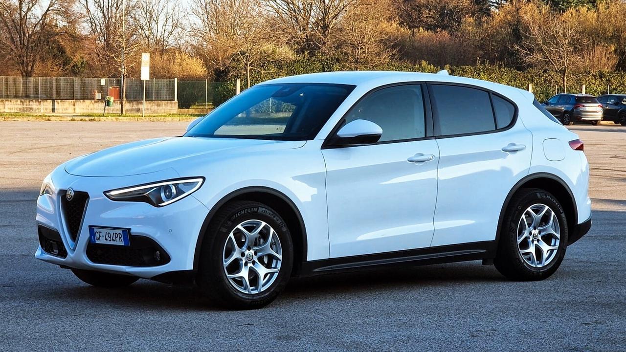 Alfa Romeo Stelvio 2.2 Turbodiesel 160 CV AT8 RWD