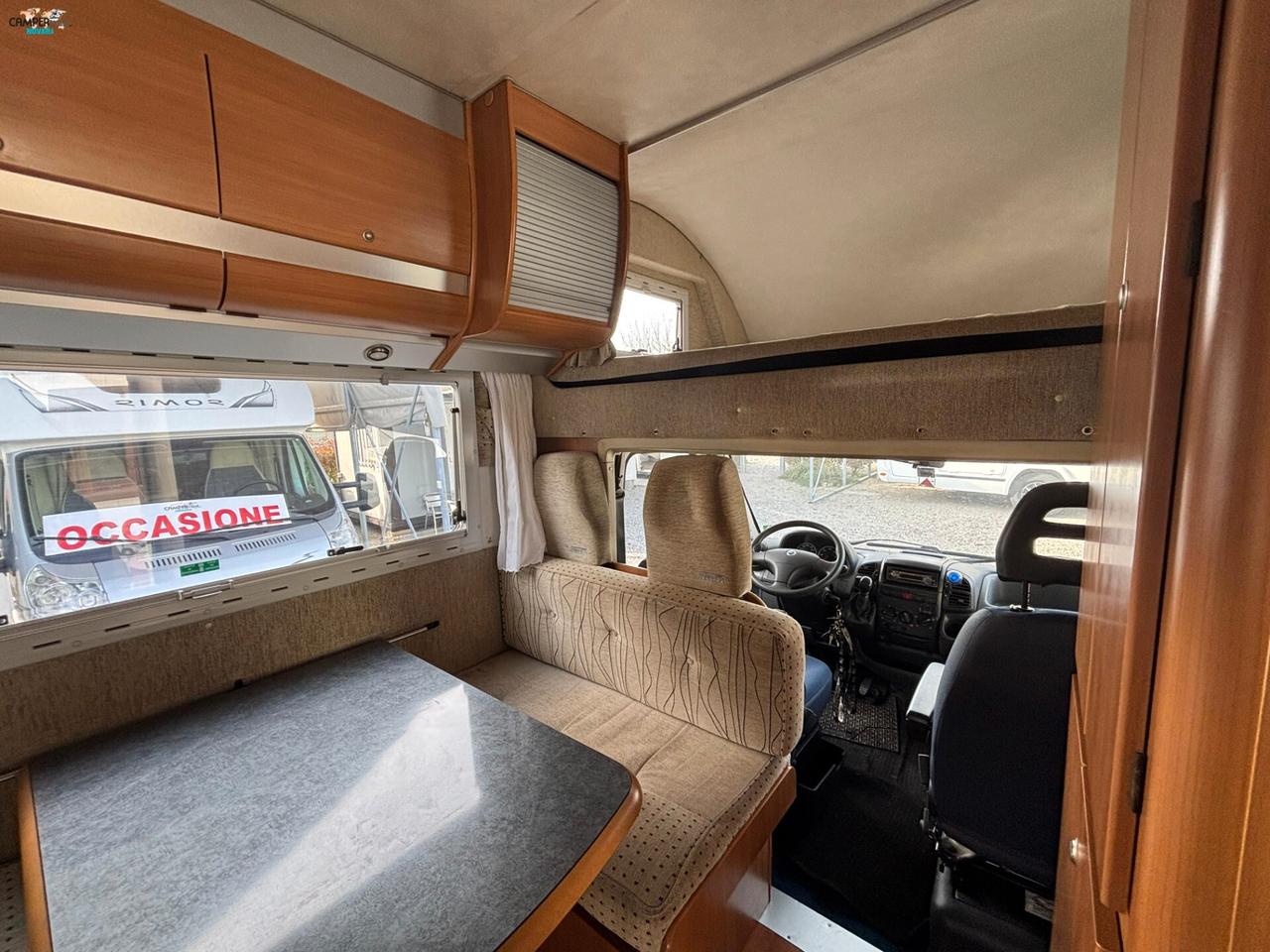 Mobilvetta TOP DRIVER S 70 - Mansardato compatto con letti a castello in coda