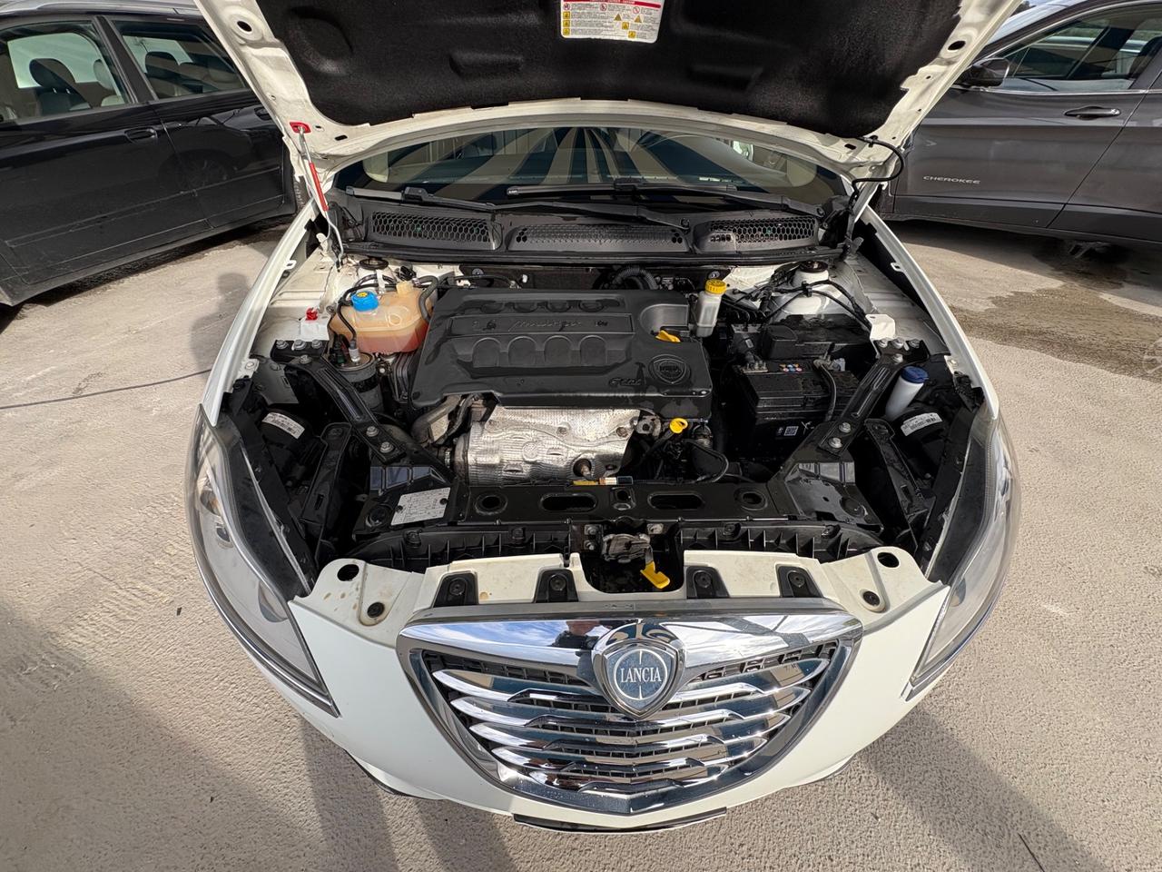 Lancia Delta 1.6 MJT DPF 105 CV Silver