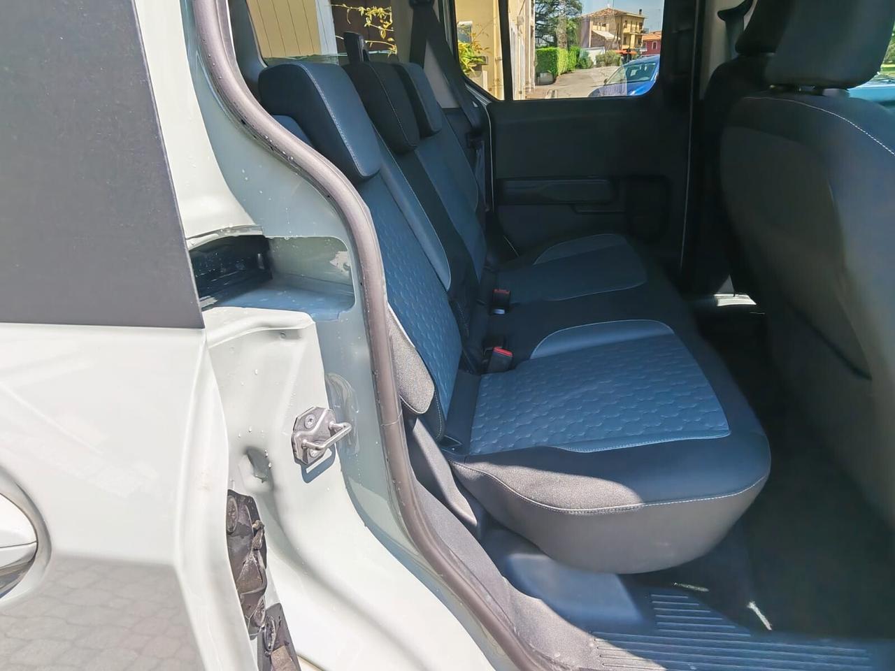 Ford Tourneo Courier 1.0 EcoBoost Powershift Titanium