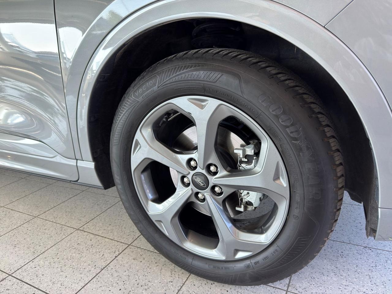FORD Kuga IV 2024 2.5 full hybrid ST-Line 2wd 180cv auto - ANCHE NERA!