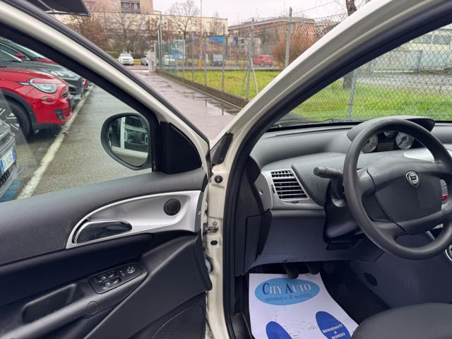 LANCIA Ypsilon 1.2 69 CV 5 porte Unyca