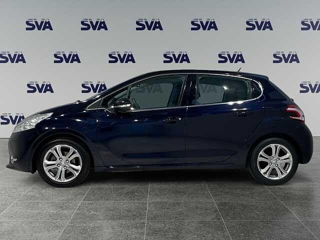 Peugeot 208 1.4HDI 68CV Allure - NEOPATENTATI