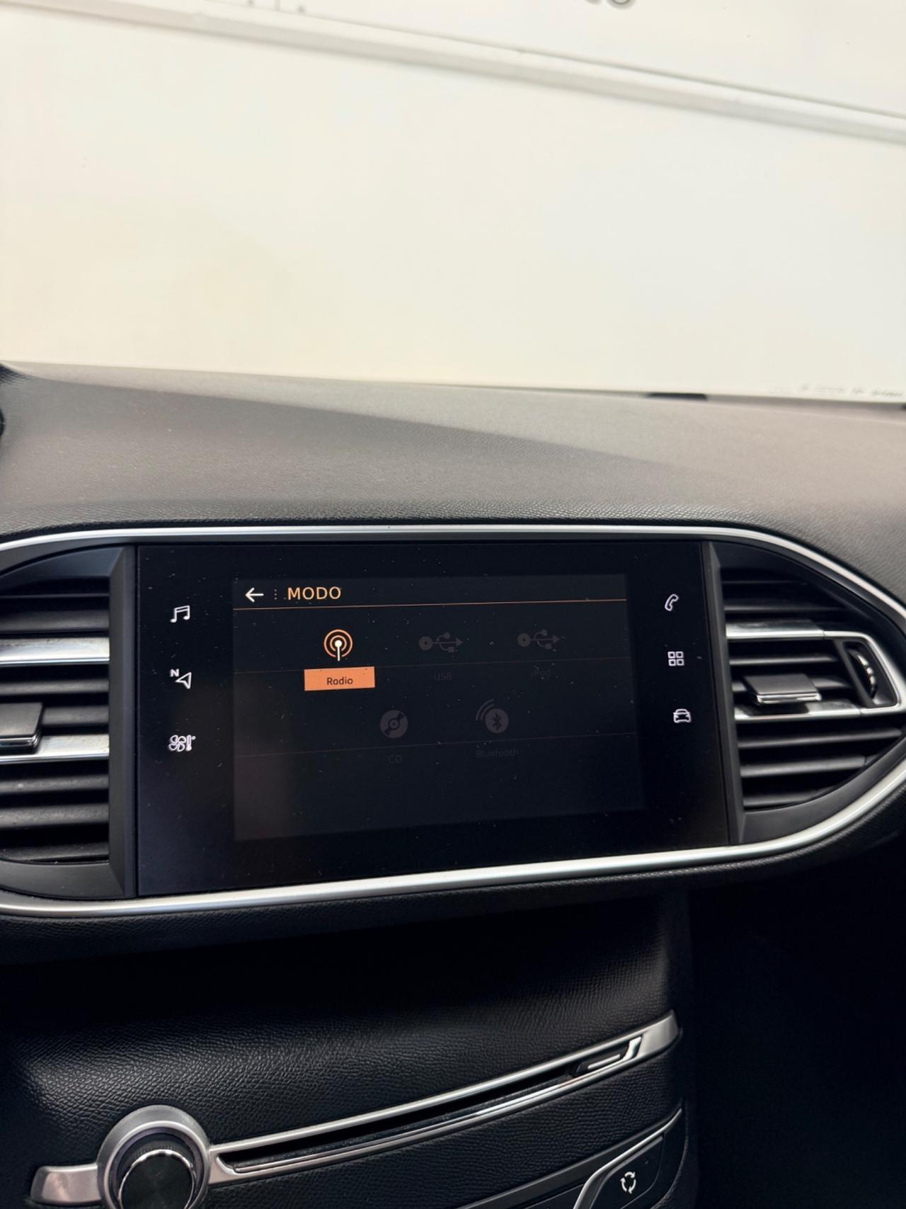 Peugeot 308 BlueHDi 130 CV SW Allure 03/2019 Euro 6B