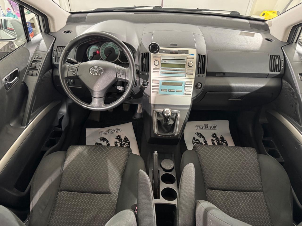 Toyota Corolla Verso 1.8 16V Sol 7pti