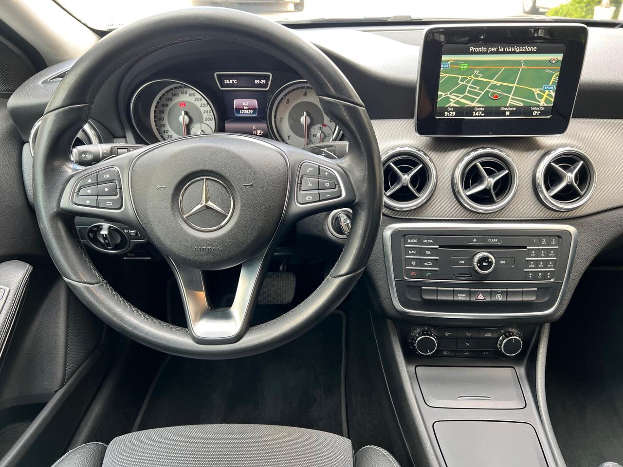 Mercedes-benz GLA 180 d 109cv EXECUTIVE AUTOM. NAVI/PELLE/CAMERA PERF.