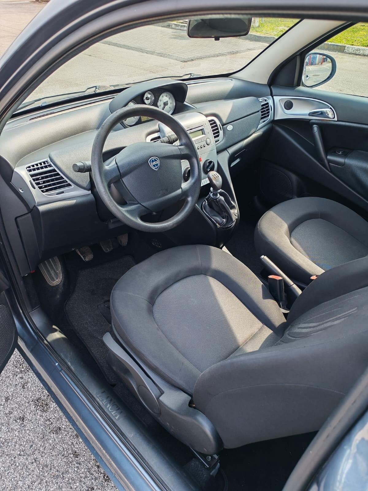 Lancia Ypsilon 1.2 69 CV 5 porte S&S Silver