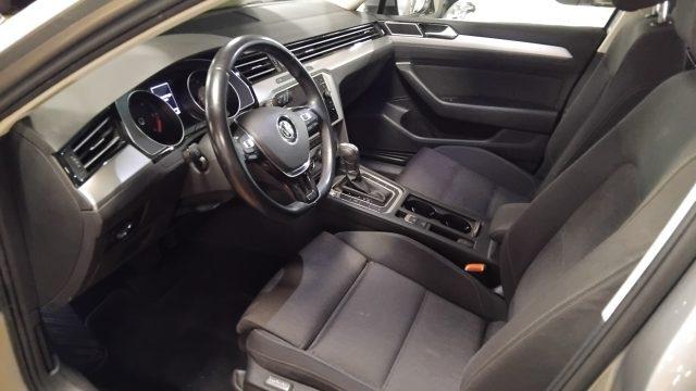 VOLKSWAGEN Passat Variant 1.6 TDI SCR DSG Business NAVI