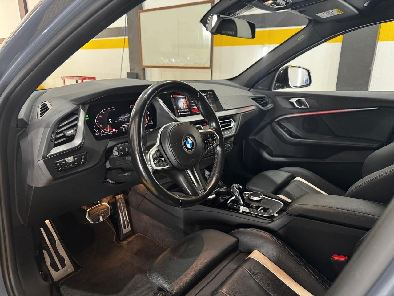 Bmw 118 118d 5p. Msport