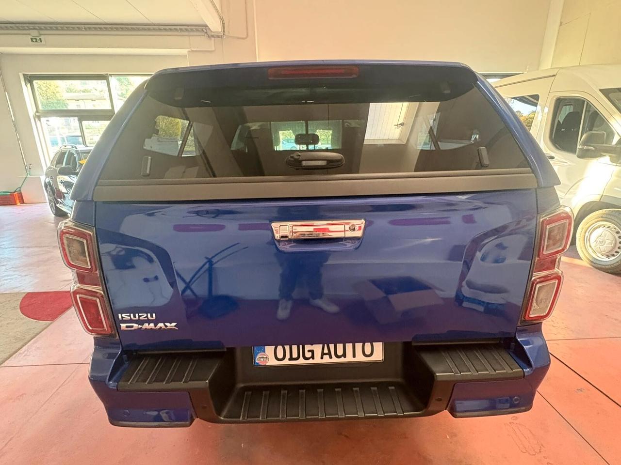 PIC-UP ISUZU D-MAX N60 F 4X4 km 23.870 DOPPIA CABINA AUTOCARRO POSTI 5 CAMBIO AUT.Diesel 1900 CV 163 Garanzia 12 mesi