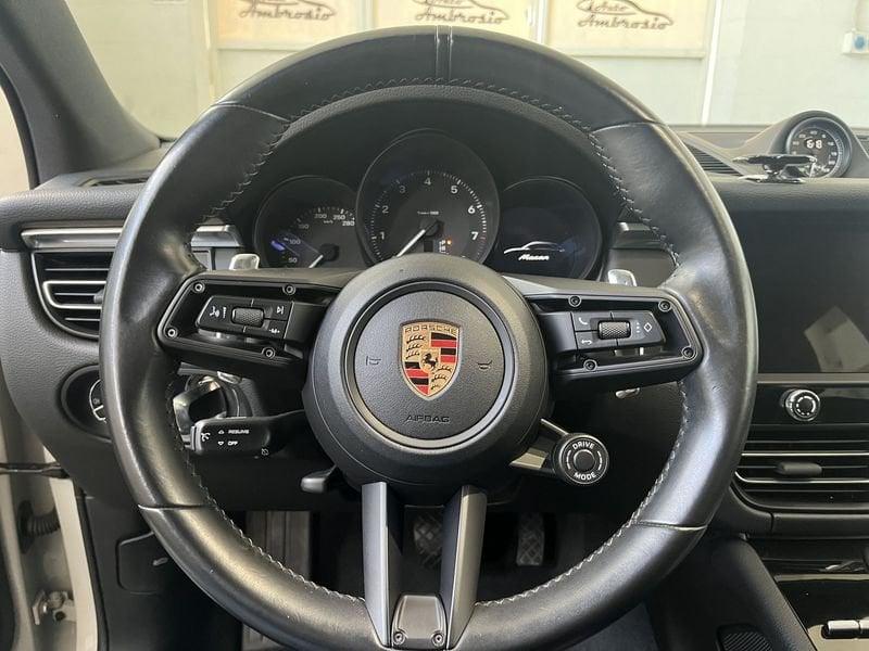 Porsche Macan 2.0 T tua 769,00 al mese