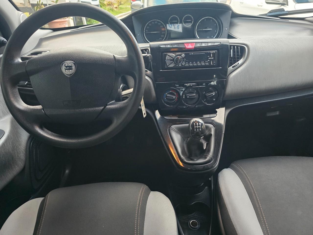Lancia Ypsilon 1.3 MJT 16V 95 CV 5 porte S&S Silver
