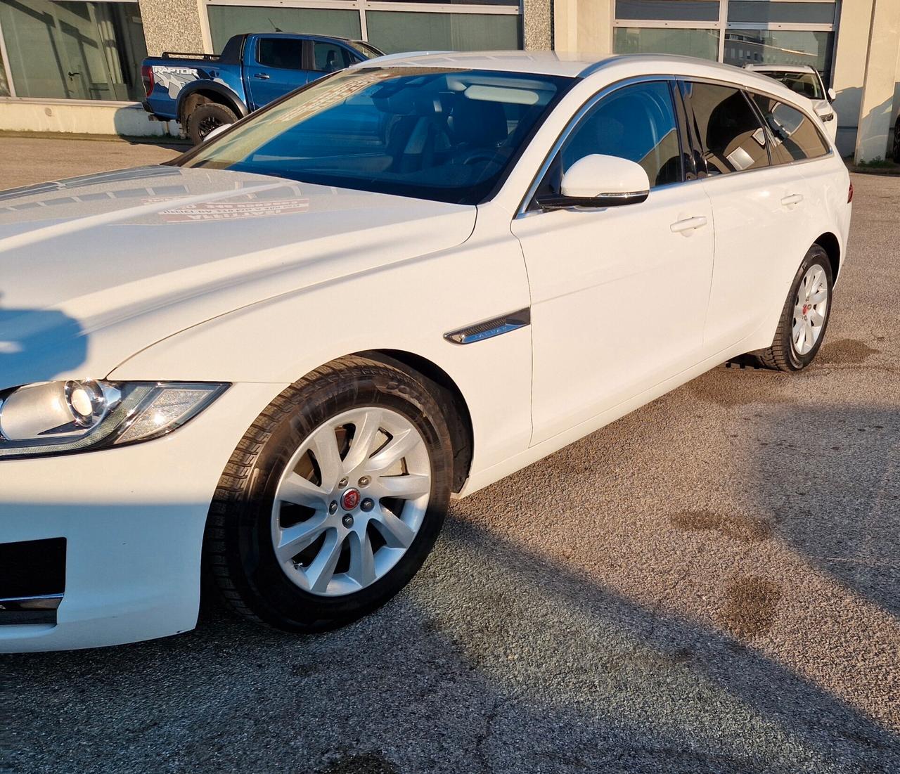 Jaguar XF Sportbrake 2.0 D 180 CV aut. Pure
