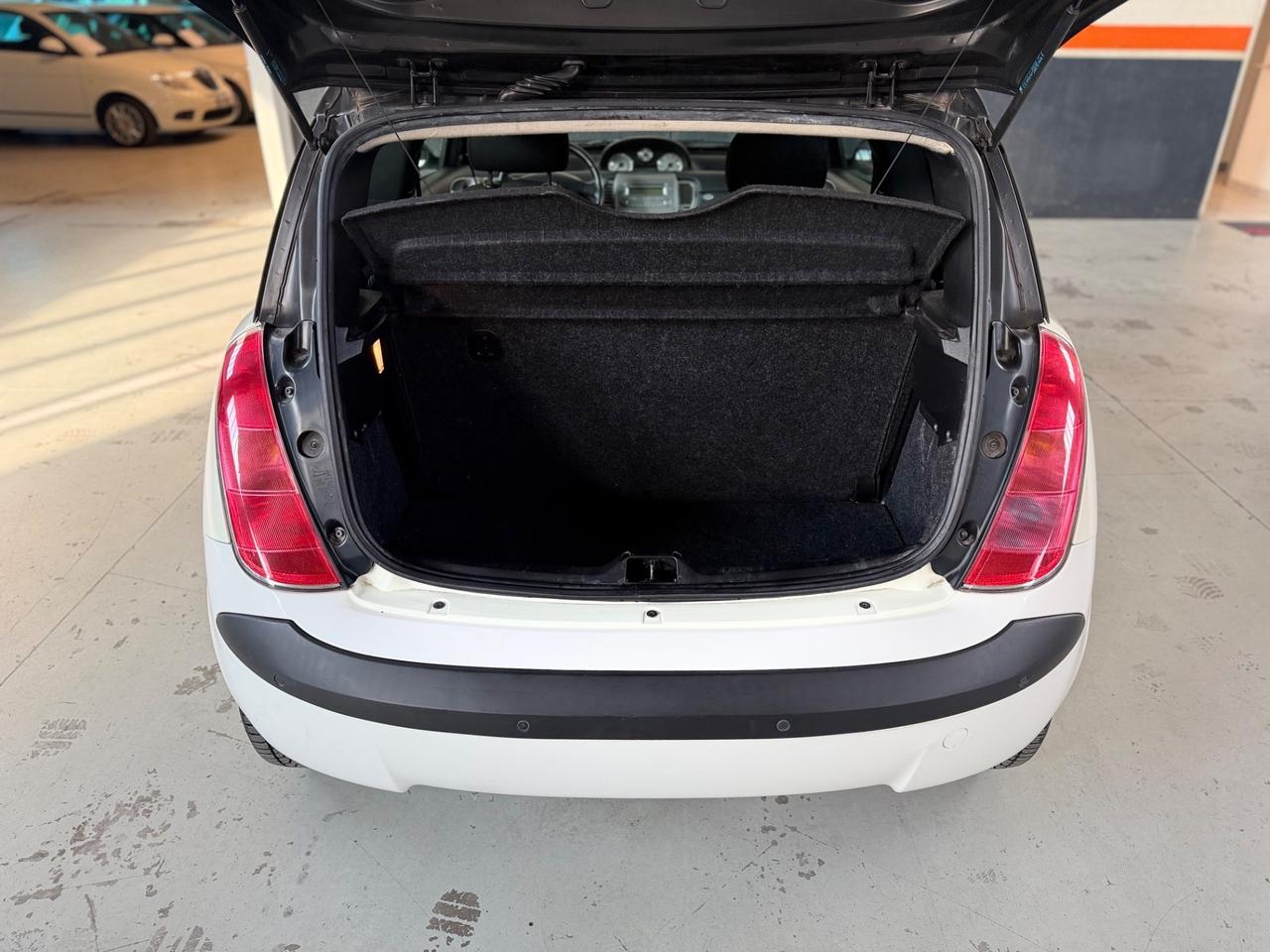 Lancia Ypsilon 1.2 Momo Design NEOPATENTATI