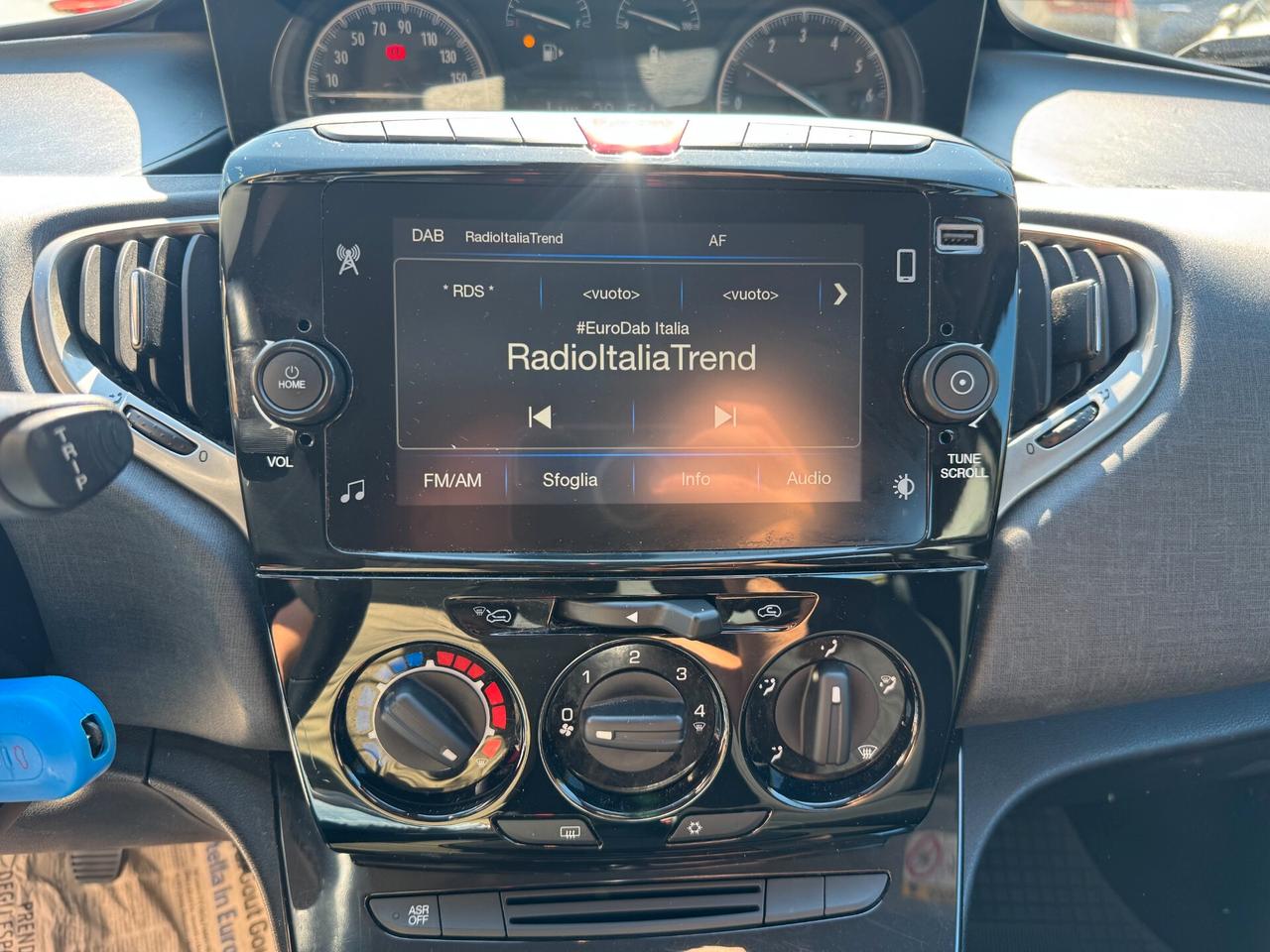 Lancia Ypsilon hybrid Gold