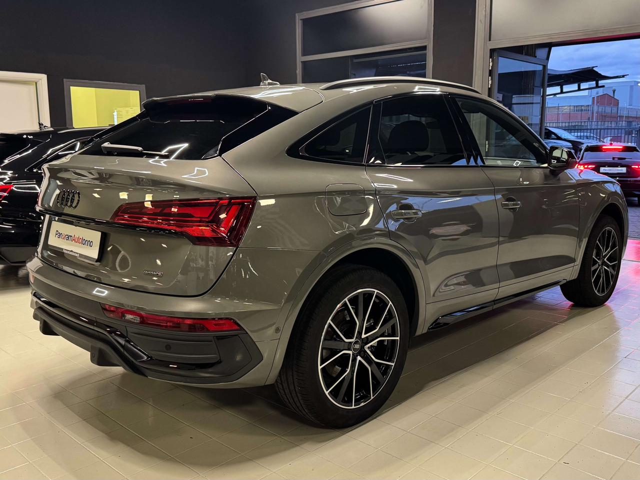 Audi Q5 SPB 40 TDI quattro S tronic Identity Black MATRIX