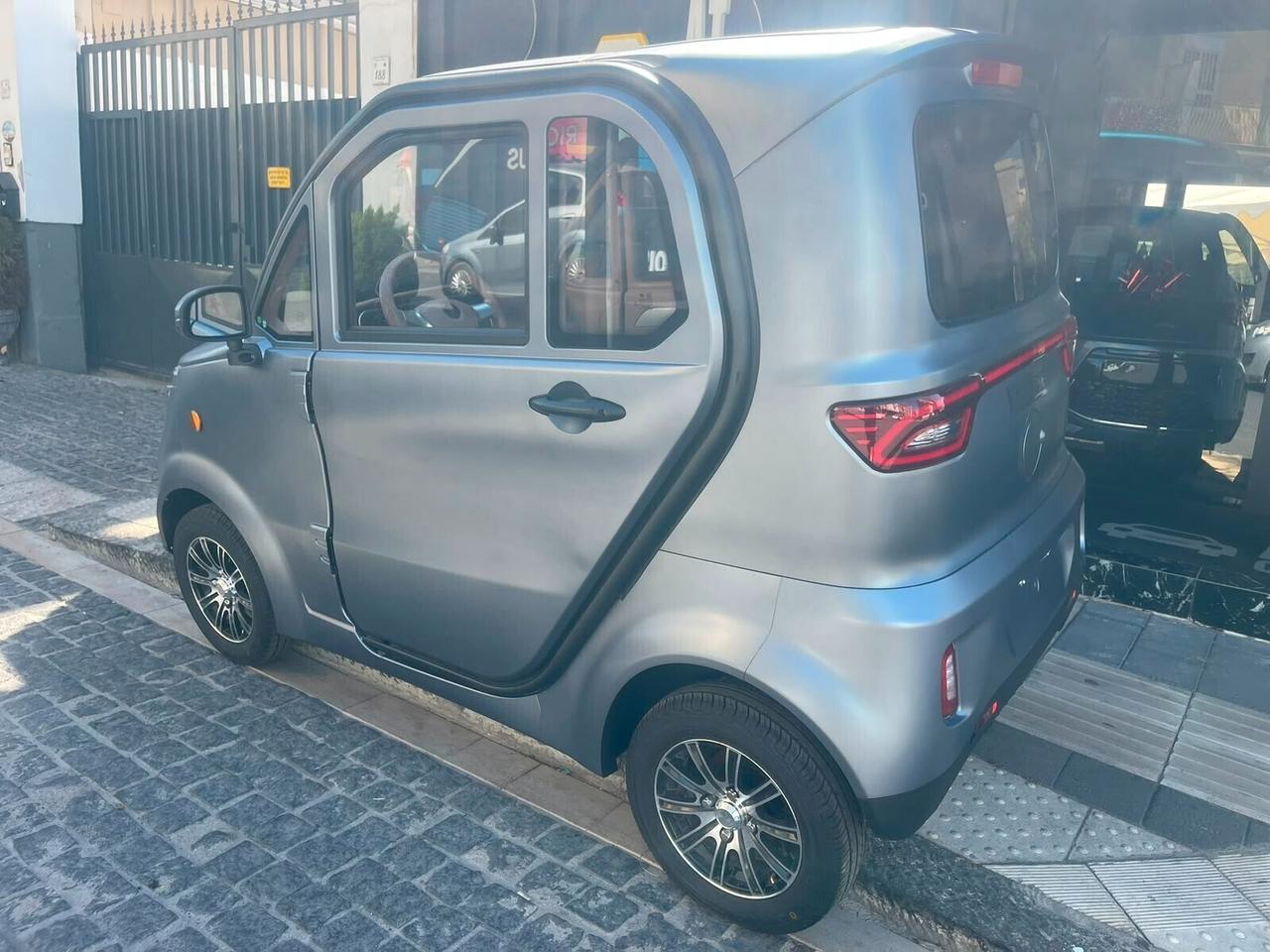 Minicar Elettrica Microfive London Pronta consegna