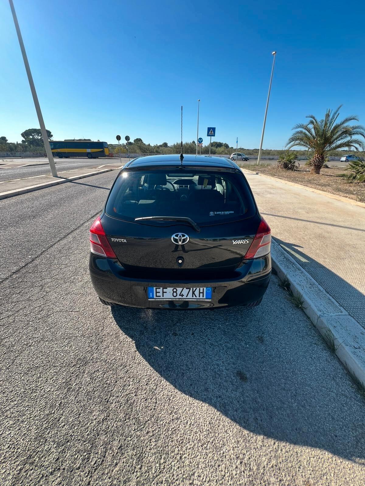 Toyota Yaris 1.3 5 porte Sol - 2011