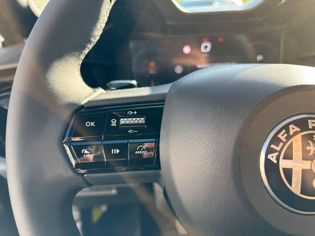 Alfa Romeo Junior 1.2 136 CV Hybrid 2026 KM 0 IVA ESPOSTA Tua a solo 249 Euro al mese