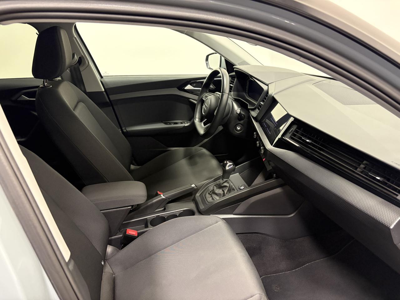 AUDI A1 SPORTBACK 35 TFSI S-TRONIC IDENTITY BLACK