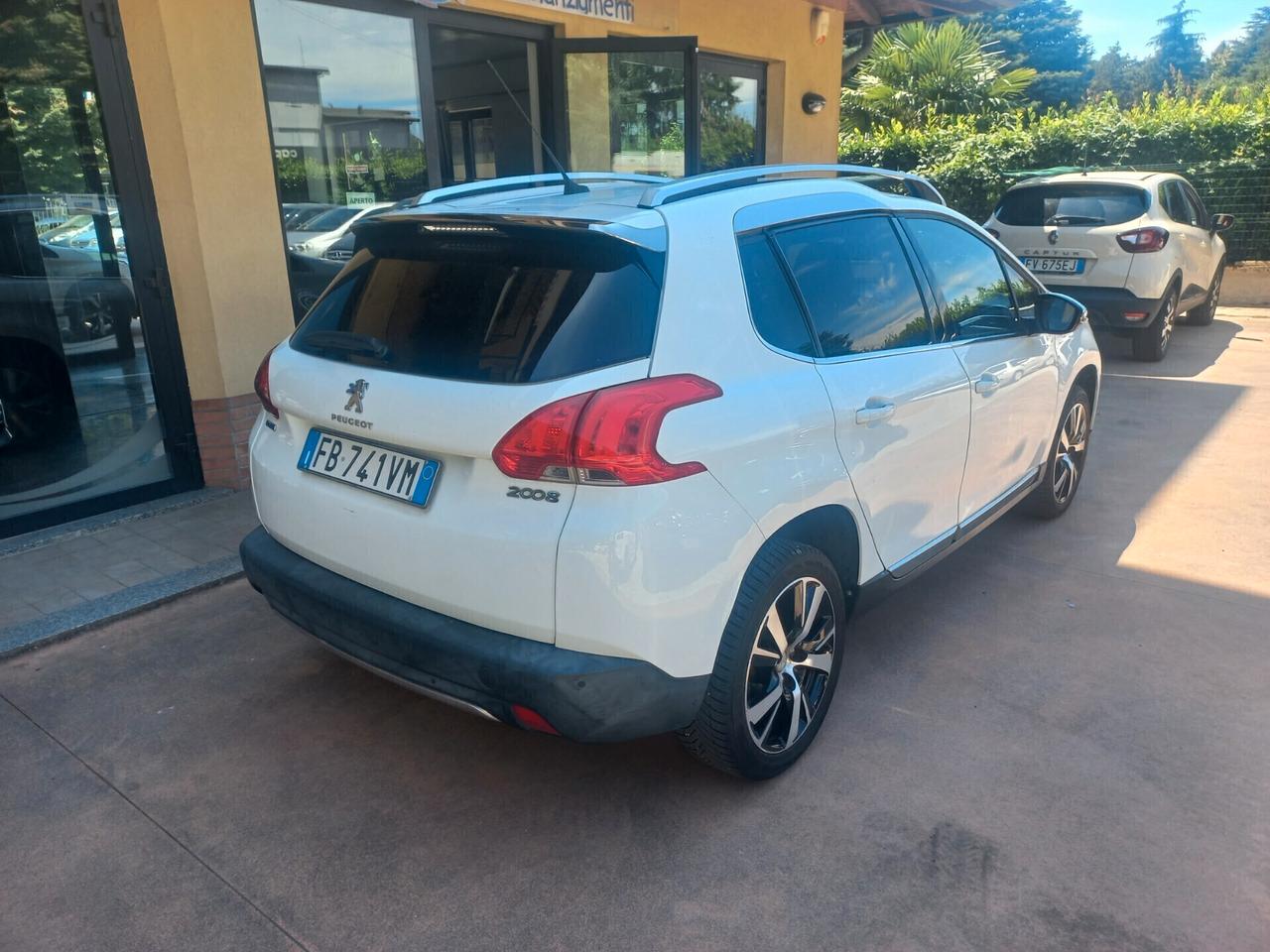 Peugeot 2008 BlueHDi 100 Allure
