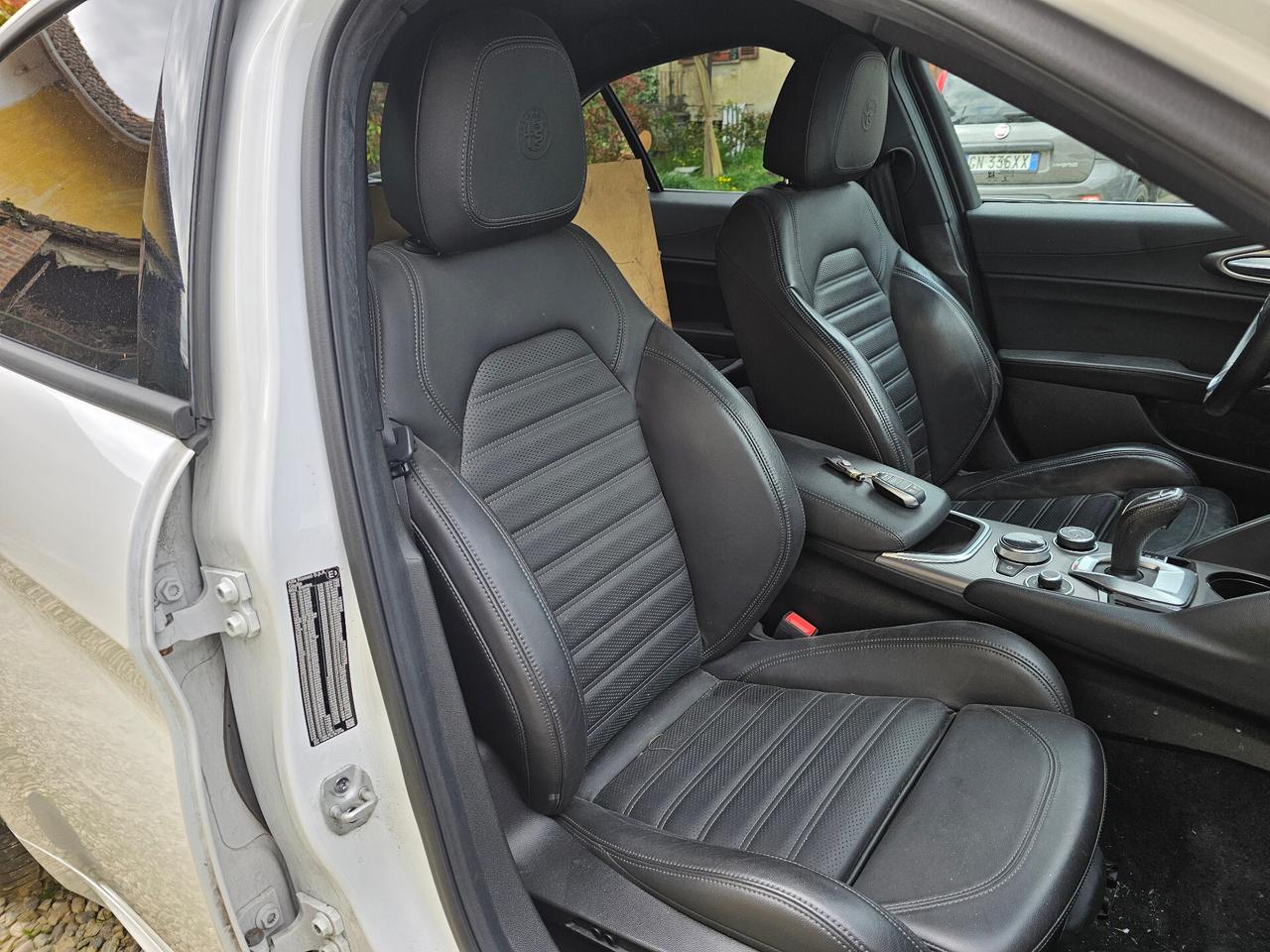 Alfa Romeo Giulia 2.2 Turbodiesel 210 CV AT8 AWD Q4 Veloce