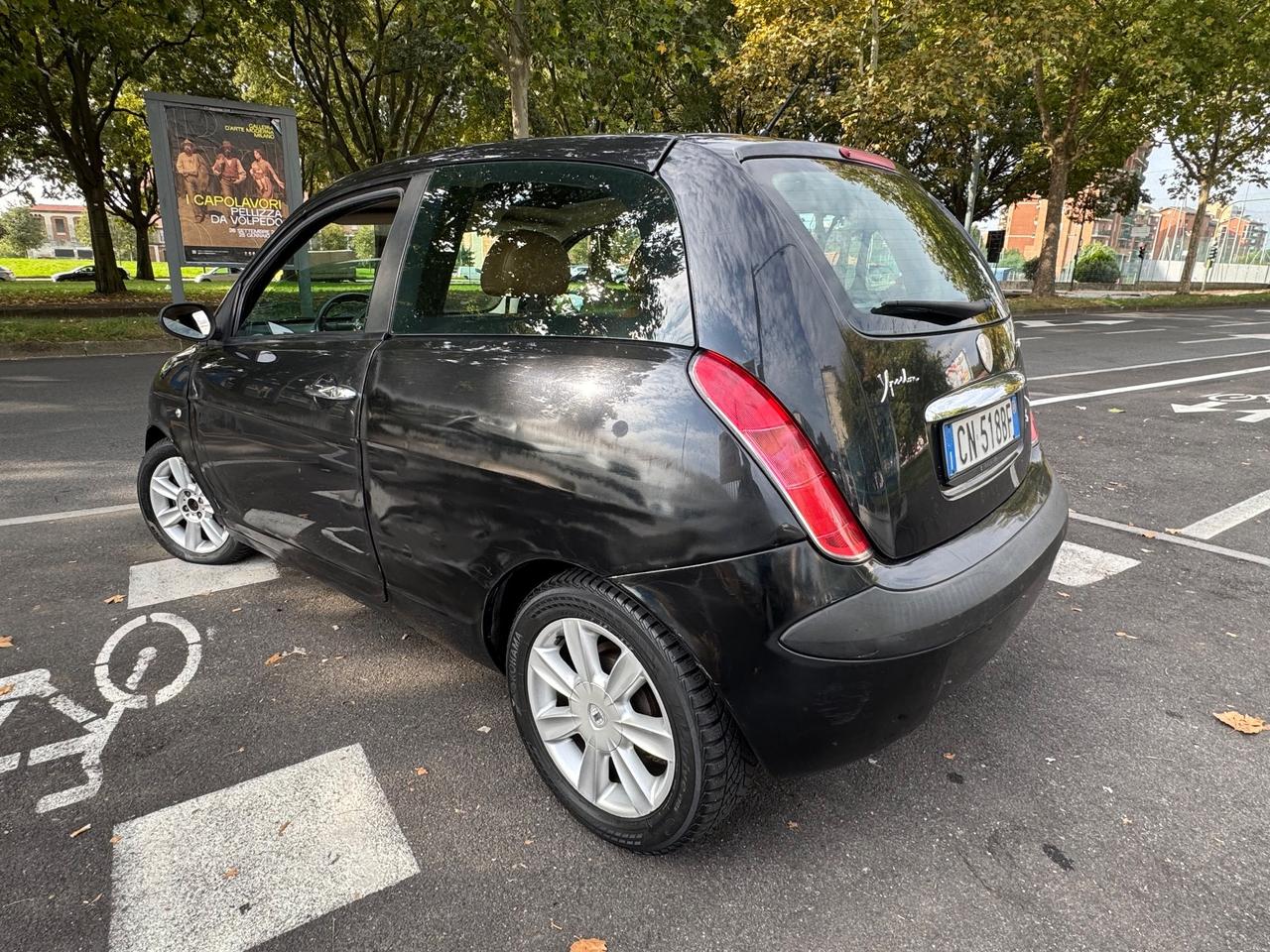 Lancia Ypsilon 1.4 16V Platino