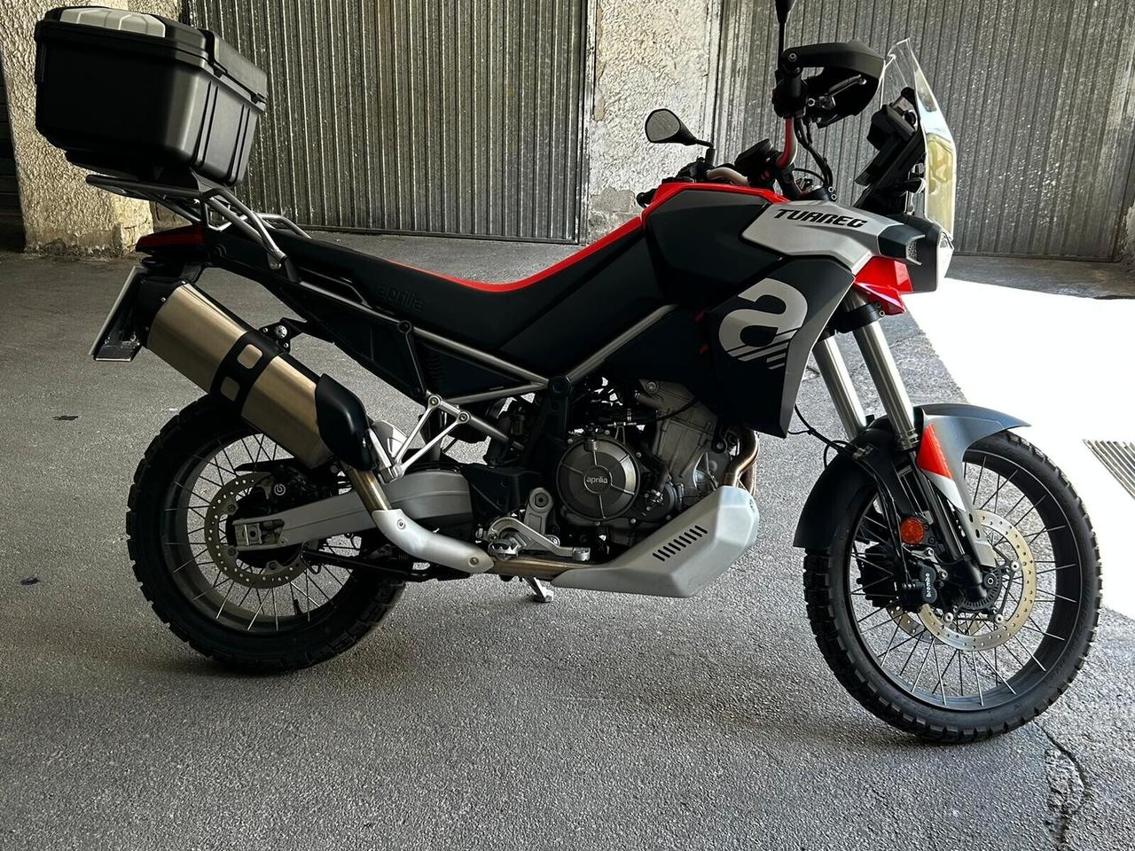 APRILIA Tuareg 660 TUAREG - 05/2022 -8700 Km - 10000 €