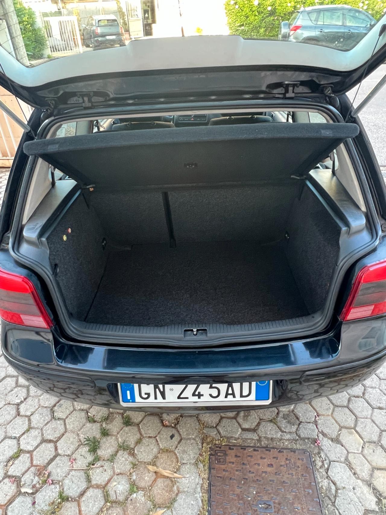 Volkswagen Golf 1.6 16V cat 3 porte Highline NEOPATENTATI