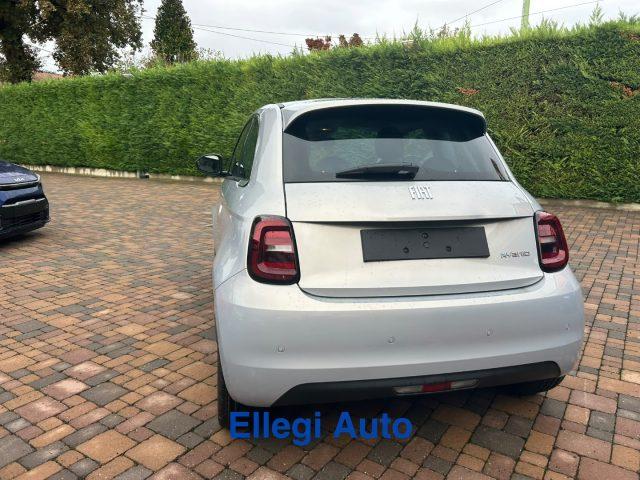 FIAT 500 Berlina Hybrid Icon KM0 + PACK STYLE
