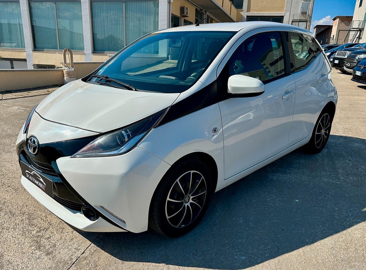 Toyota Aygo 1.0 VVT-i 69 CV 5 porte x-play