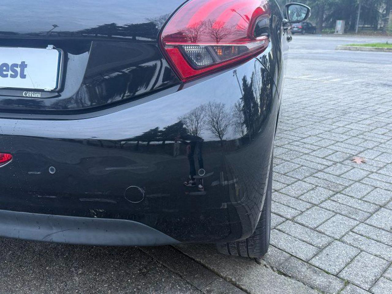 Peugeot 208 BlueHDi 100 S&S 5 porte Signature