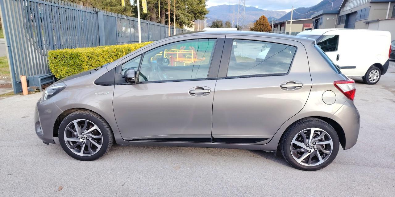Toyota Yaris 1.5 Hybrid 5 porte Business