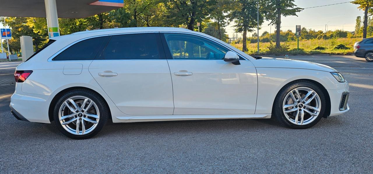 Audi A4 Avant 40 TDI quattro S tronic S Line