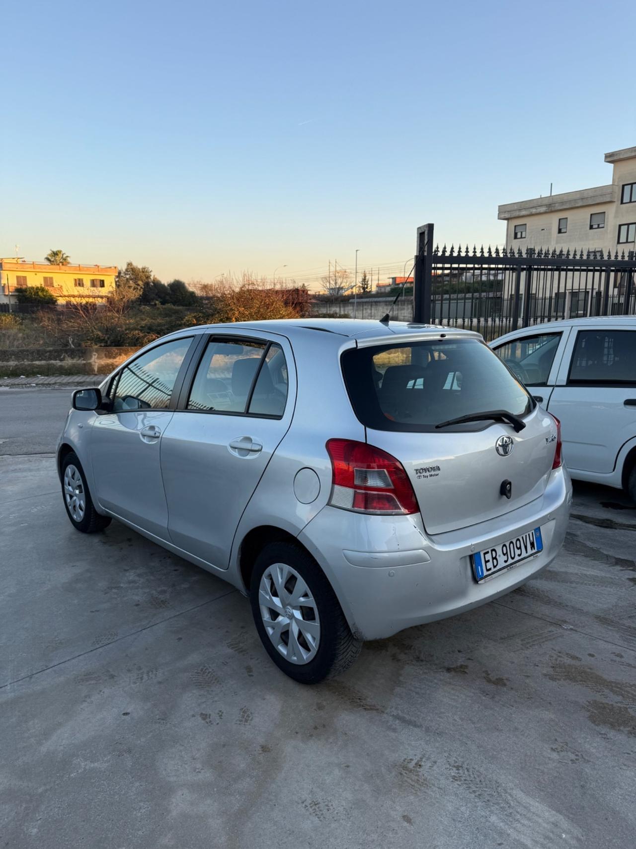 Toyota Yaris 1.3 5 porte Sol